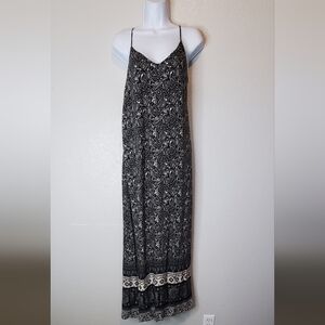 💚5/$25 Black & White Boho Print Maxi Slip Dress Size Small Flowy